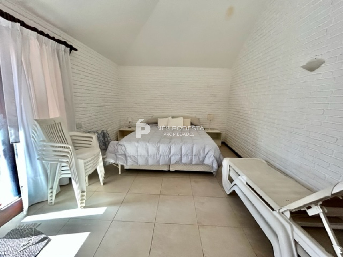 Casa ID.4223 - ALQUILER zona Punta Shopping, 4 dormitorios