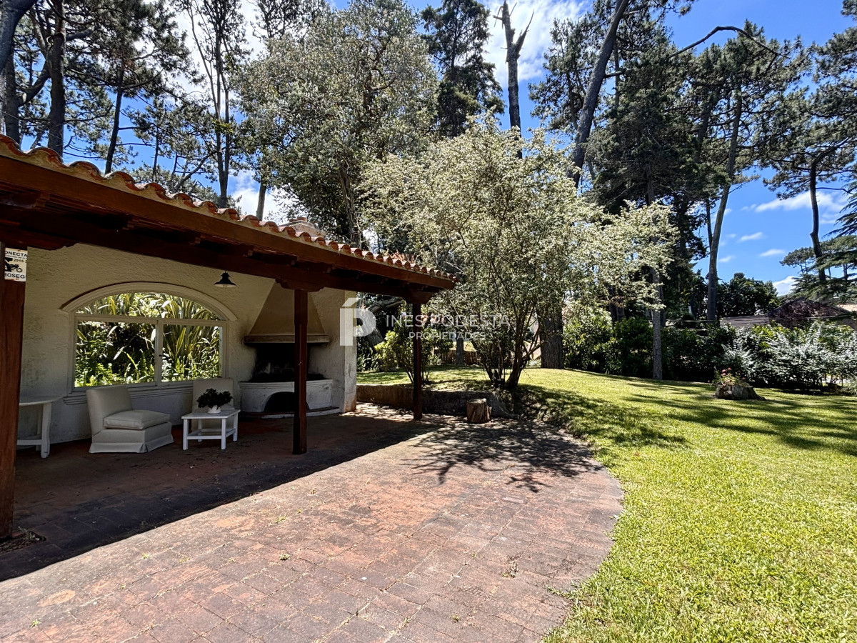 Casa ID.995 - Alquiler casa de 5 dormitorios 