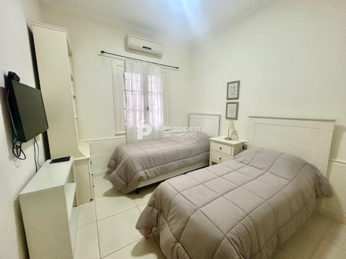 Casa ID.3804 - Casa en alquiler de 4 dormitorios más dependencia de servicio en Mansa 