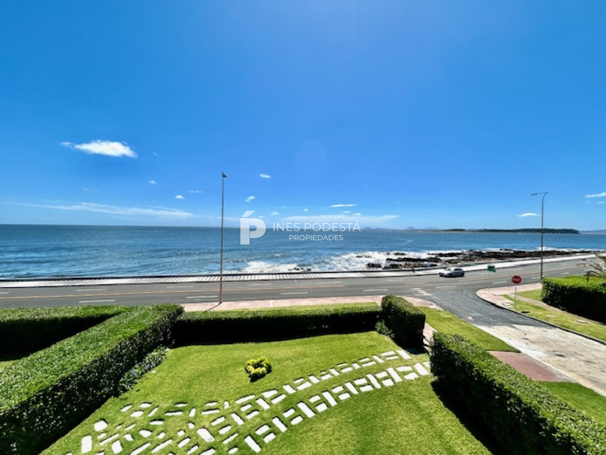 Alquiler en Península, zona faro frente a la mansa con 6 dormitorios y gran vista