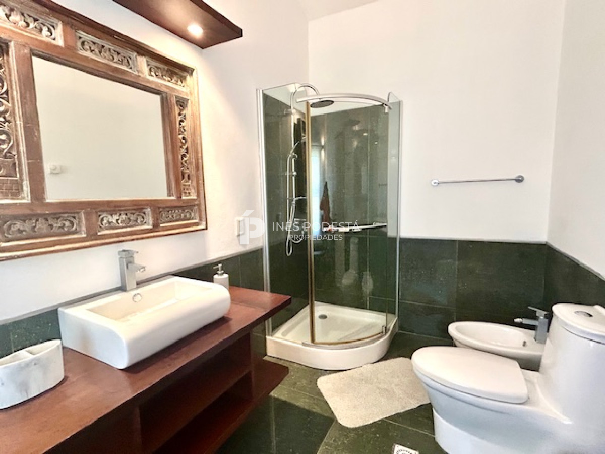 Casa ID.2699 - Alquiler en Manantiales 5 dormitorios y piscina 