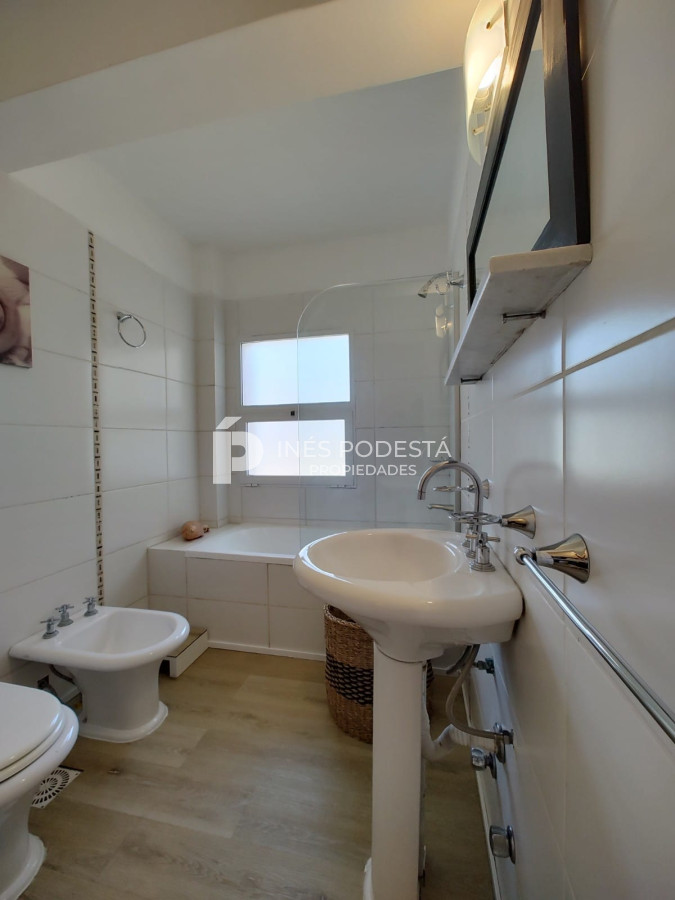 Casa ID.4910 - Apartamento en alquiler de 3 dormitorios en Manantiales 