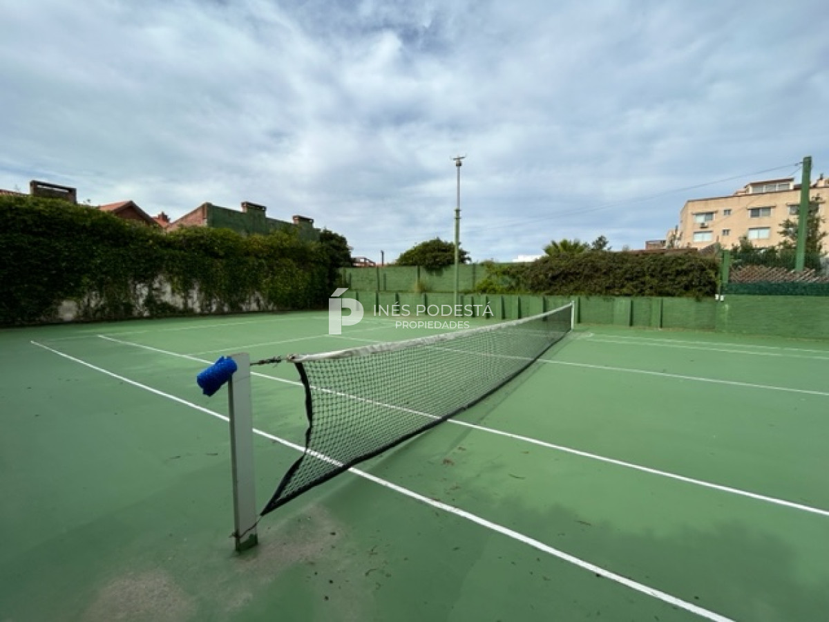 Casa ID.3837 - Pinares frente al mar, muy amplia con 6 suites más 2 dependencias de servicio