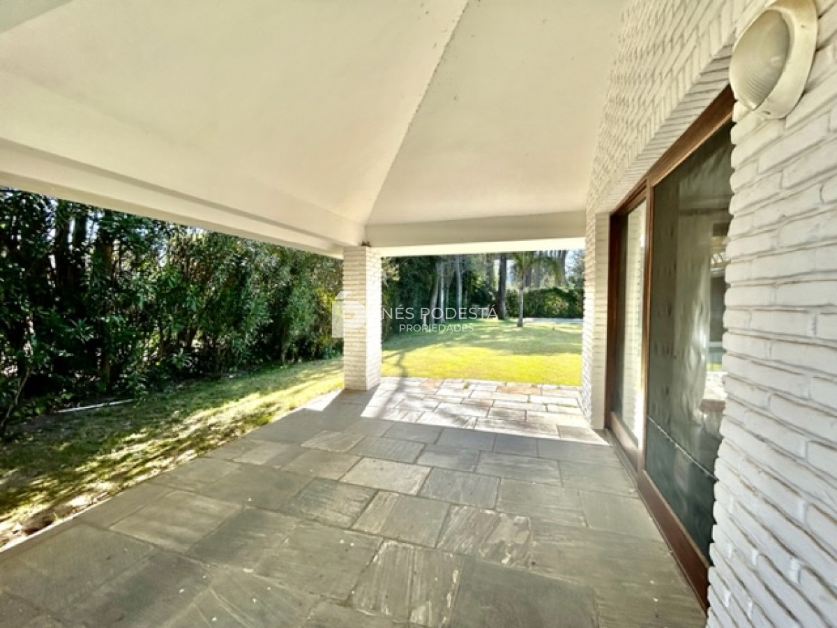 Casa ID.4223 - ALQUILER zona Punta Shopping, 4 dormitorios