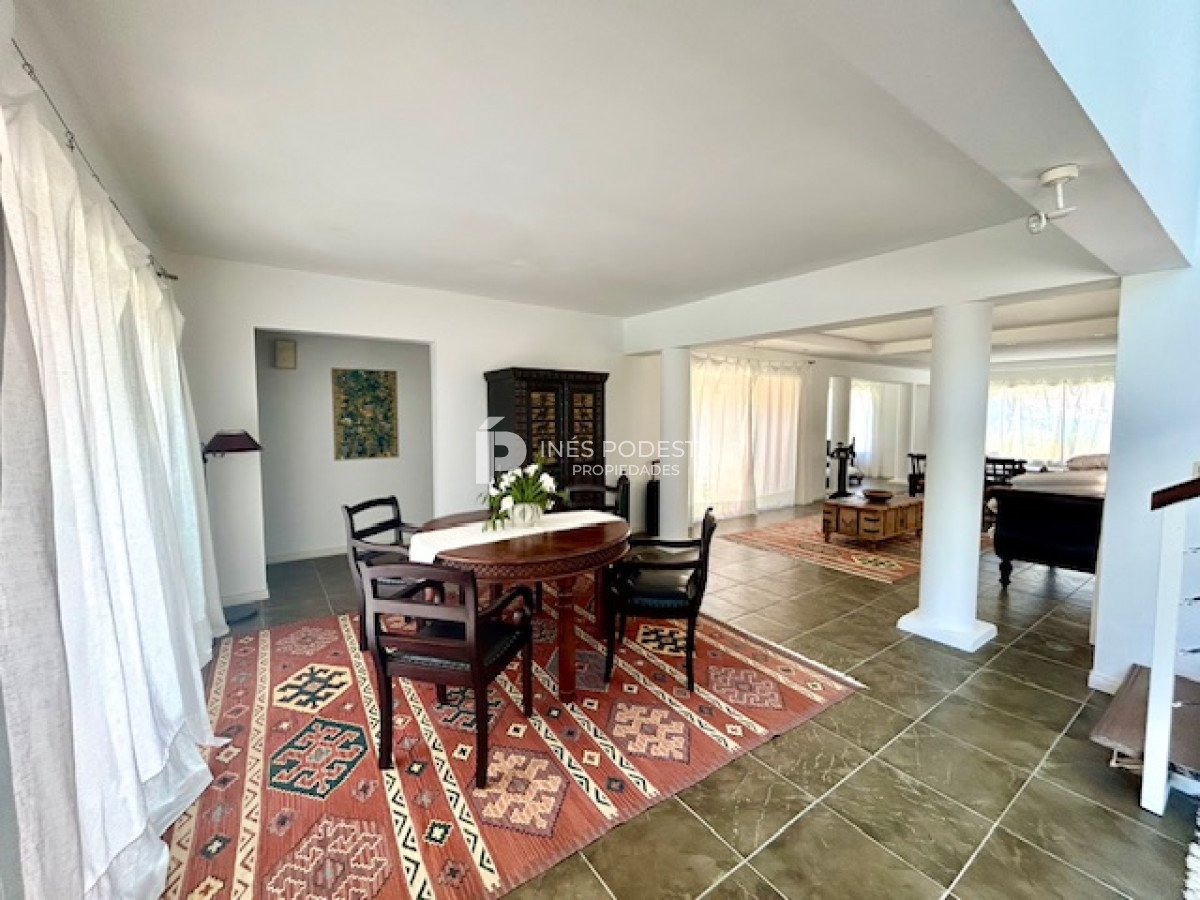 Casa ID.2699 - Alquiler en Manantiales 5 dormitorios y piscina 