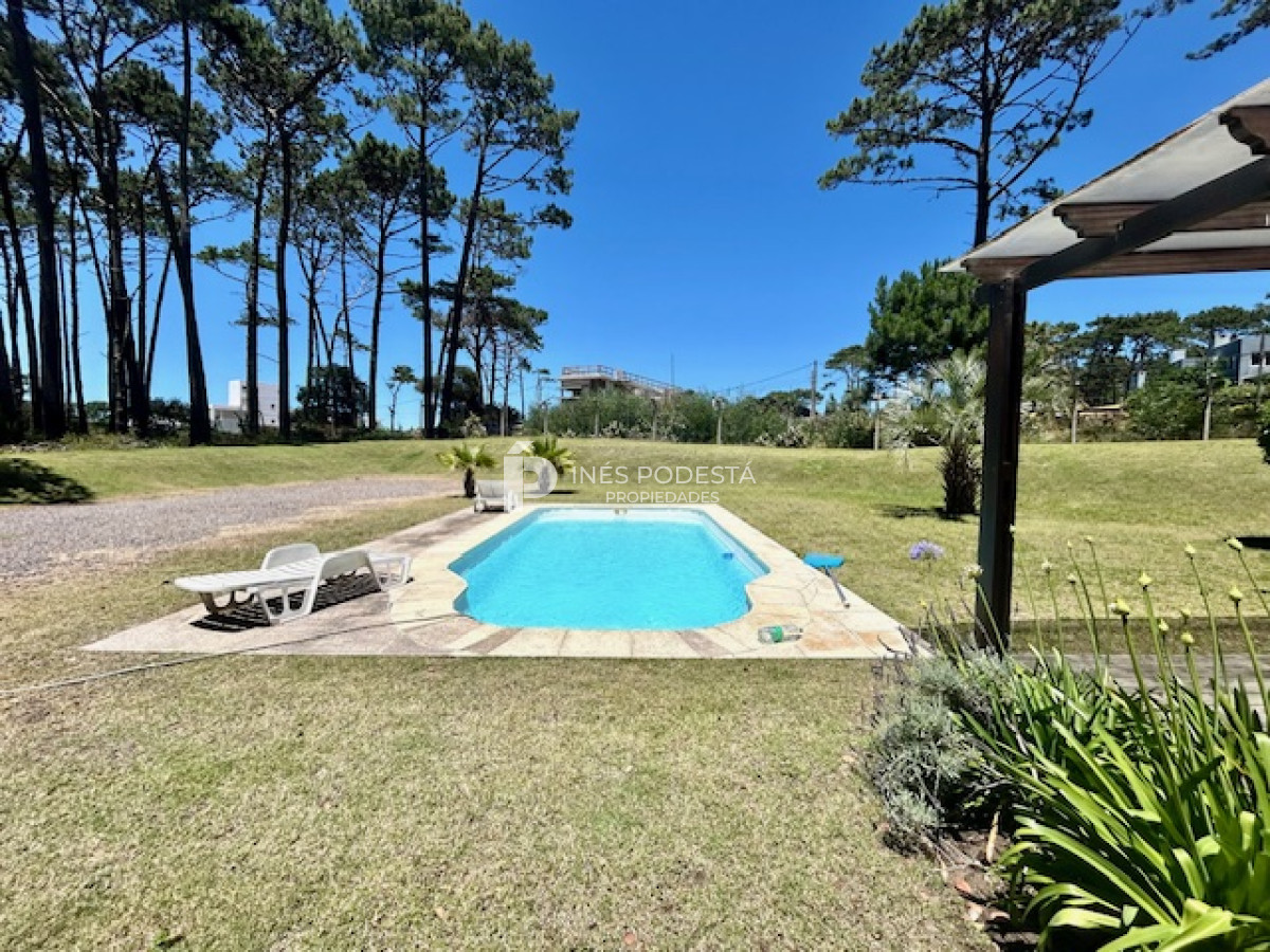 Casa ID.2699 - Alquiler en Manantiales 5 dormitorios y piscina 