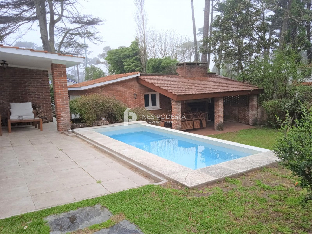 mansa , excelente ubicación con 3 dormitorios  y piscina climatizada - ipd38264c