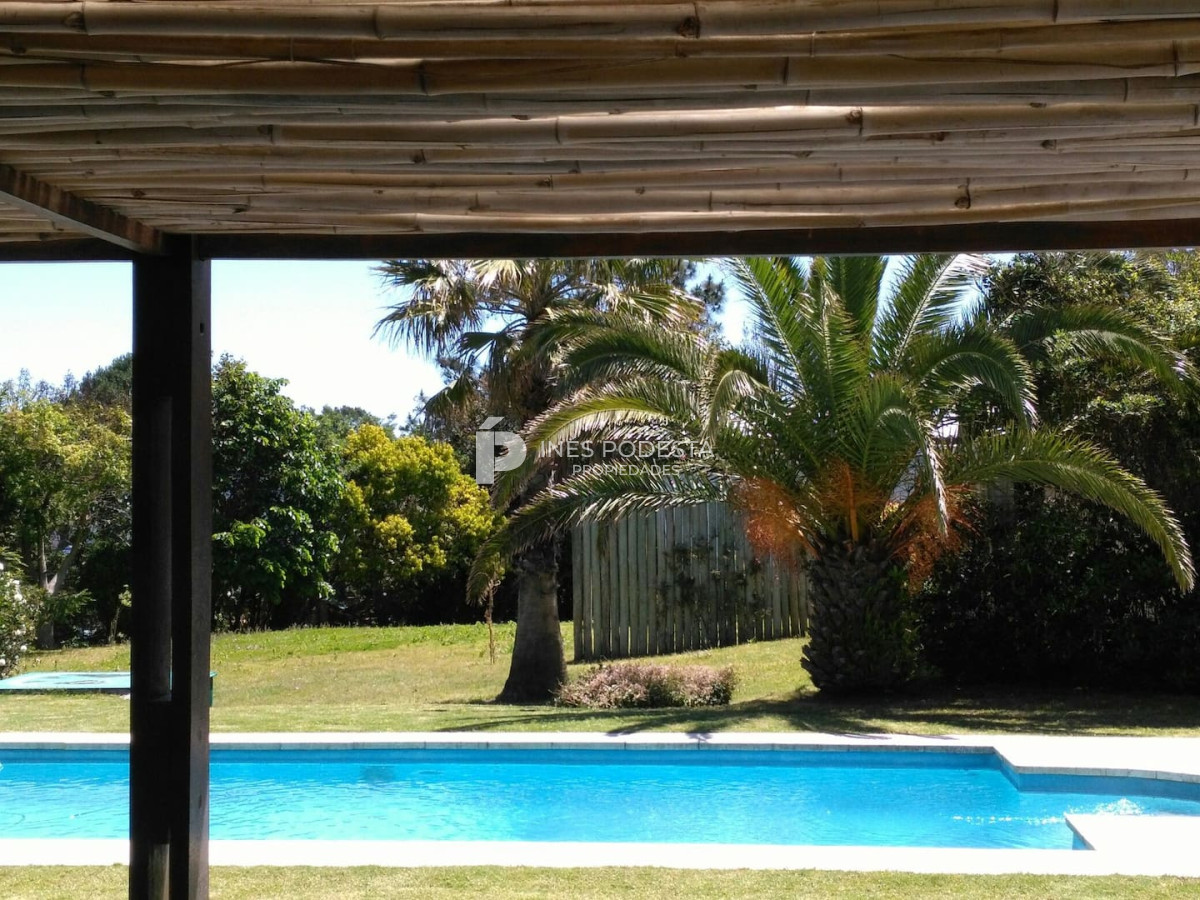 Casa ID.2080 - Mansa a 100 mts mar