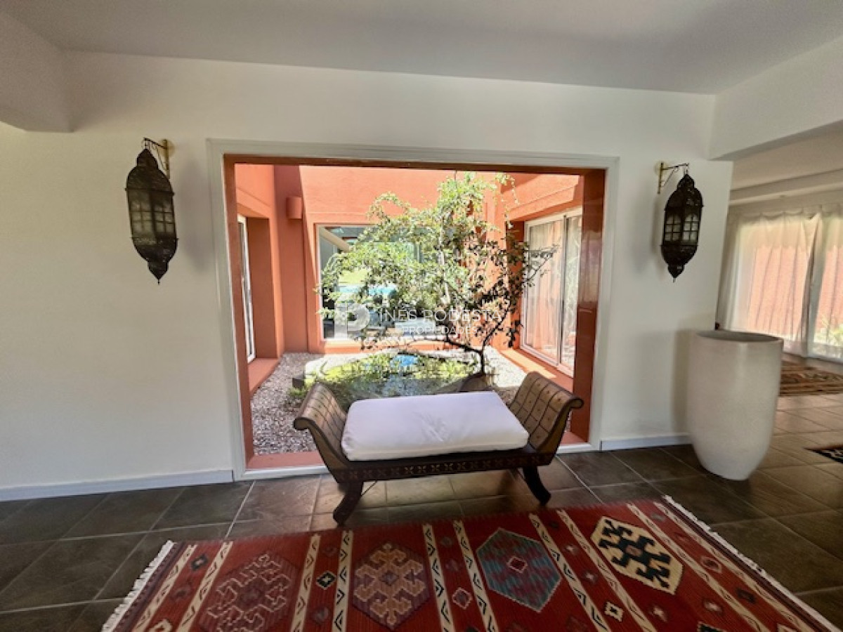 Casa ID.2699 - Alquiler en Manantiales 5 dormitorios y piscina 
