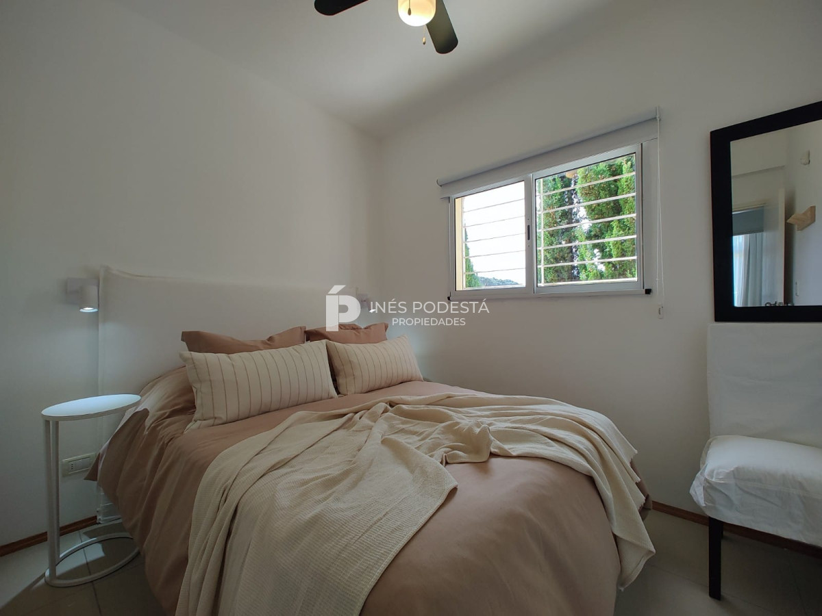 Casa ID.4910 - Apartamento en alquiler de 3 dormitorios en Manantiales 