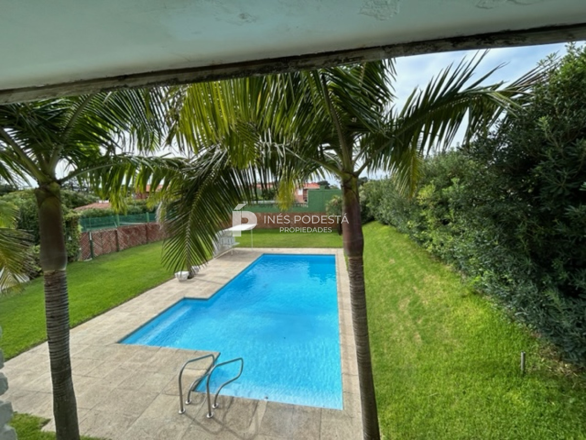 Casa ID.3837 - Pinares frente al mar, muy amplia con 6 suites más 2 dependencias de servicio
