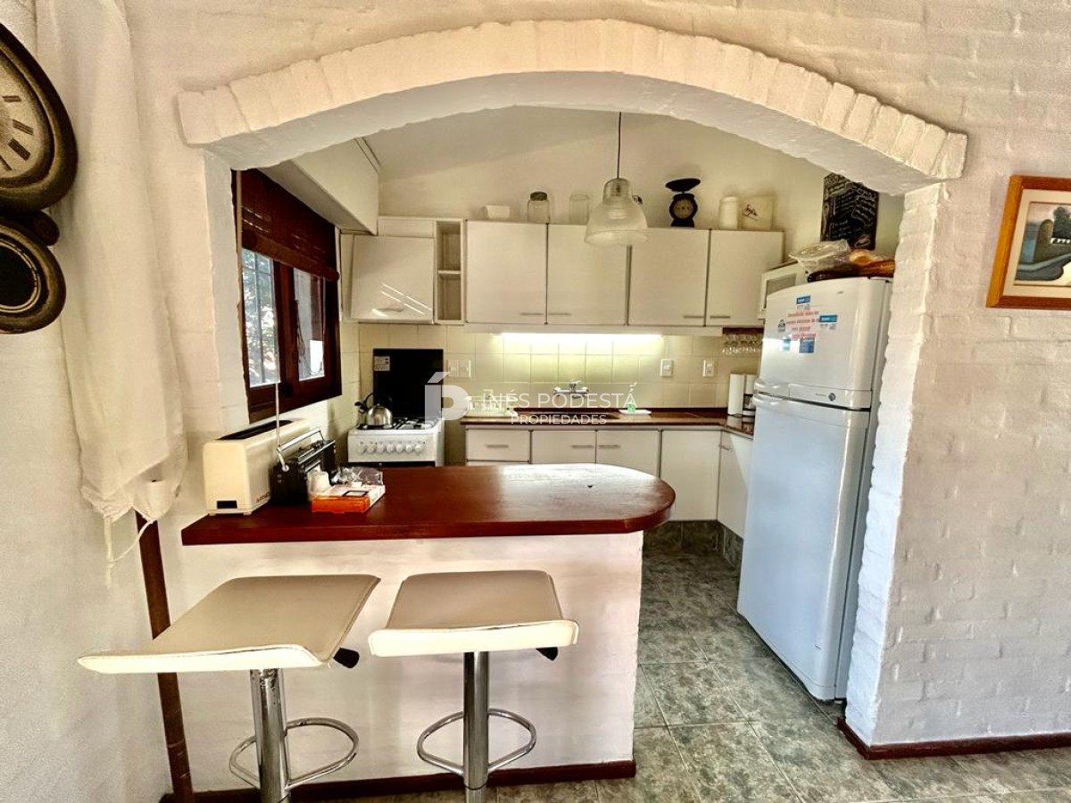 Casa ID.4792 - Alquiler Zona de colegios, 3 dormitorios y 2 baños, jardín cercado