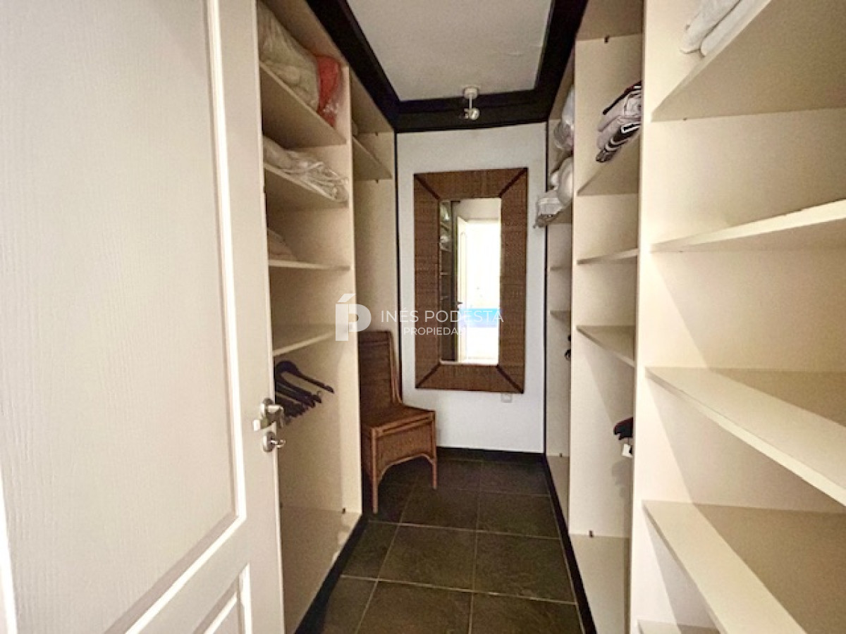 Casa ID.2699 - Alquiler en Manantiales 5 dormitorios y piscina 