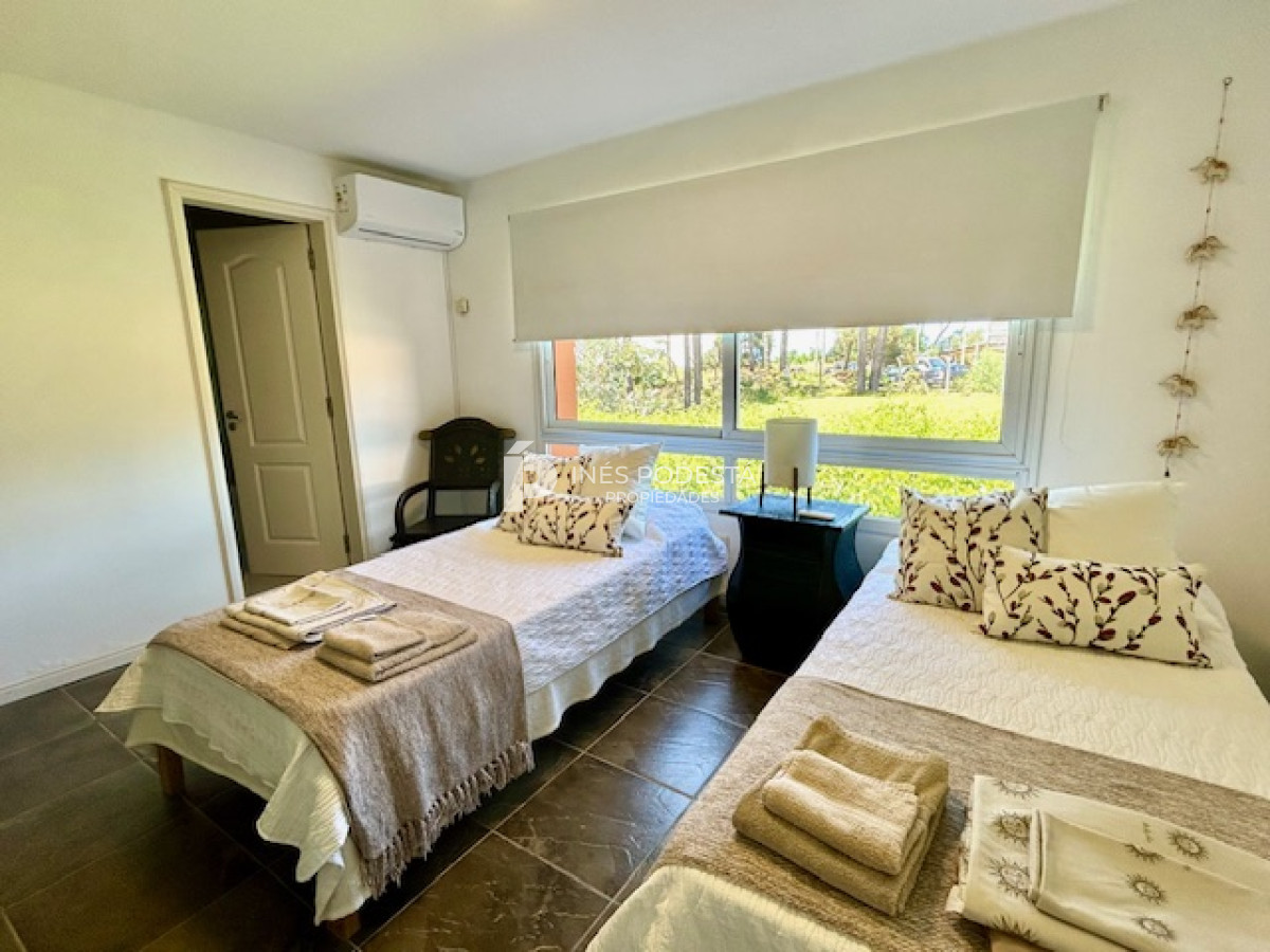 Casa ID.2699 - Alquiler en Manantiales 5 dormitorios y piscina 