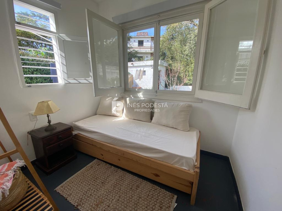 Casa ID.4276 - Alquiler en Mansa, próximo al mar con 3 dormitorios y 2 baños reciclada
