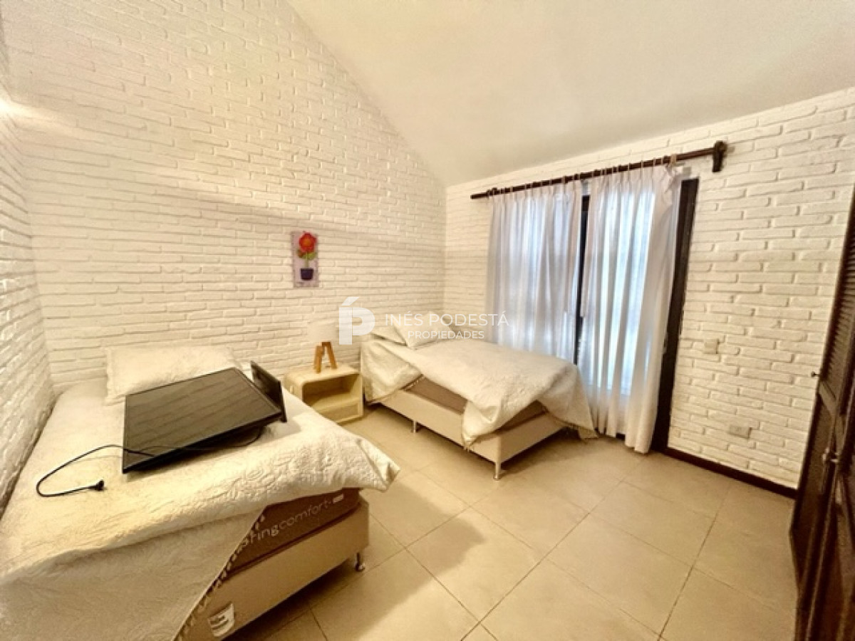 Casa ID.4223 - ALQUILER zona Punta Shopping, 4 dormitorios