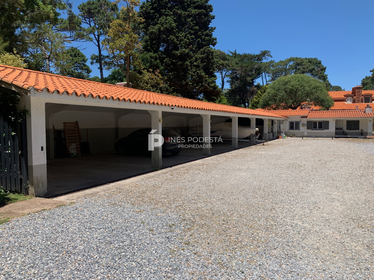 Casa ID.995 - Alquiler casa de 5 dormitorios 
