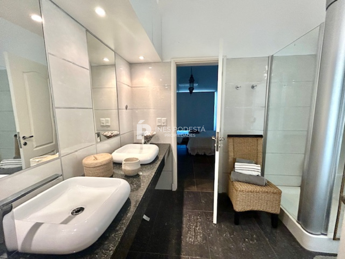 Casa ID.2699 - Alquiler en Manantiales 5 dormitorios y piscina 