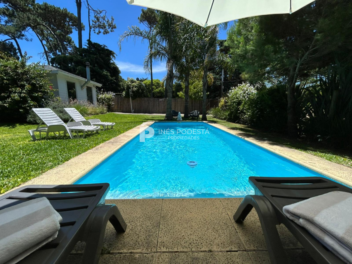 Casa ID.41828 - Alquiler 4 dormitorios y 3 baños