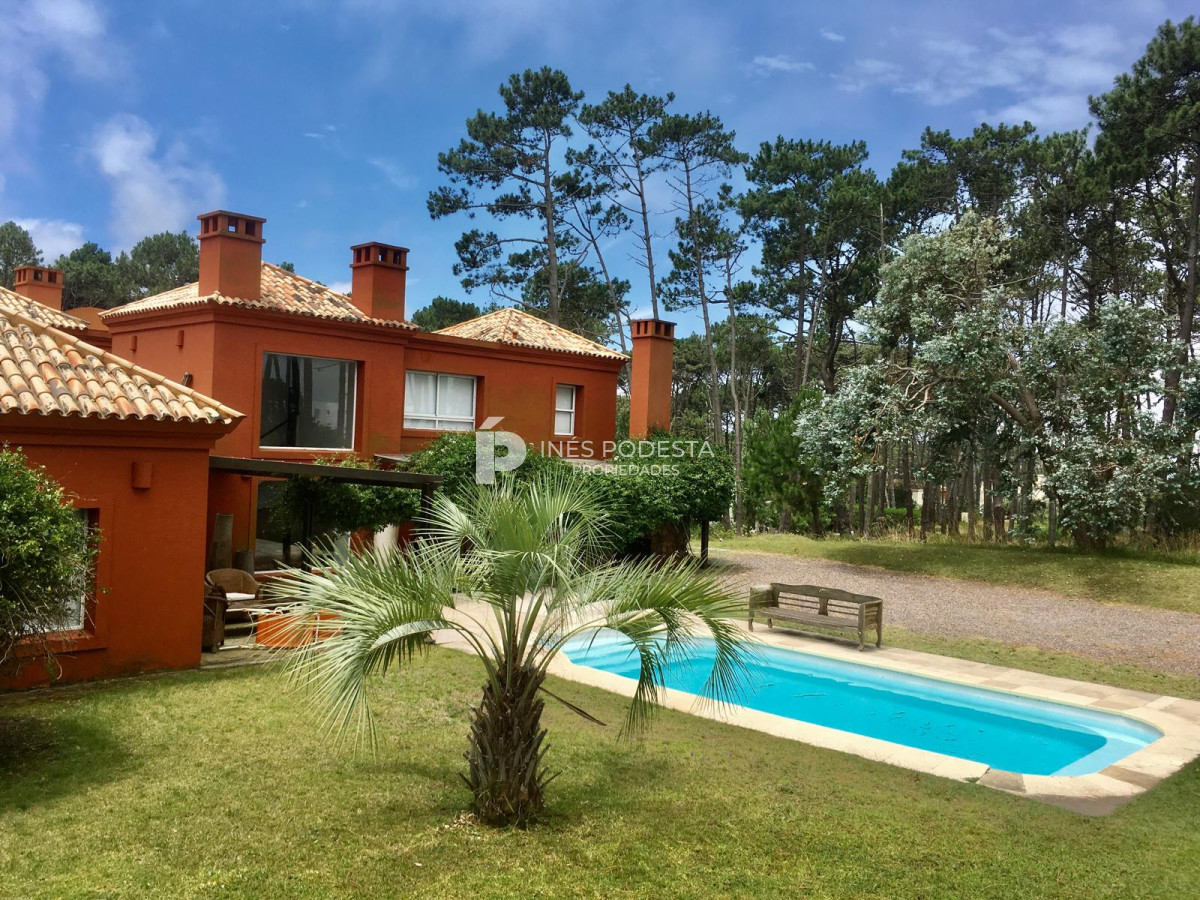Alquiler en Manantiales, alquiler de 5 dormitorios y piscina 