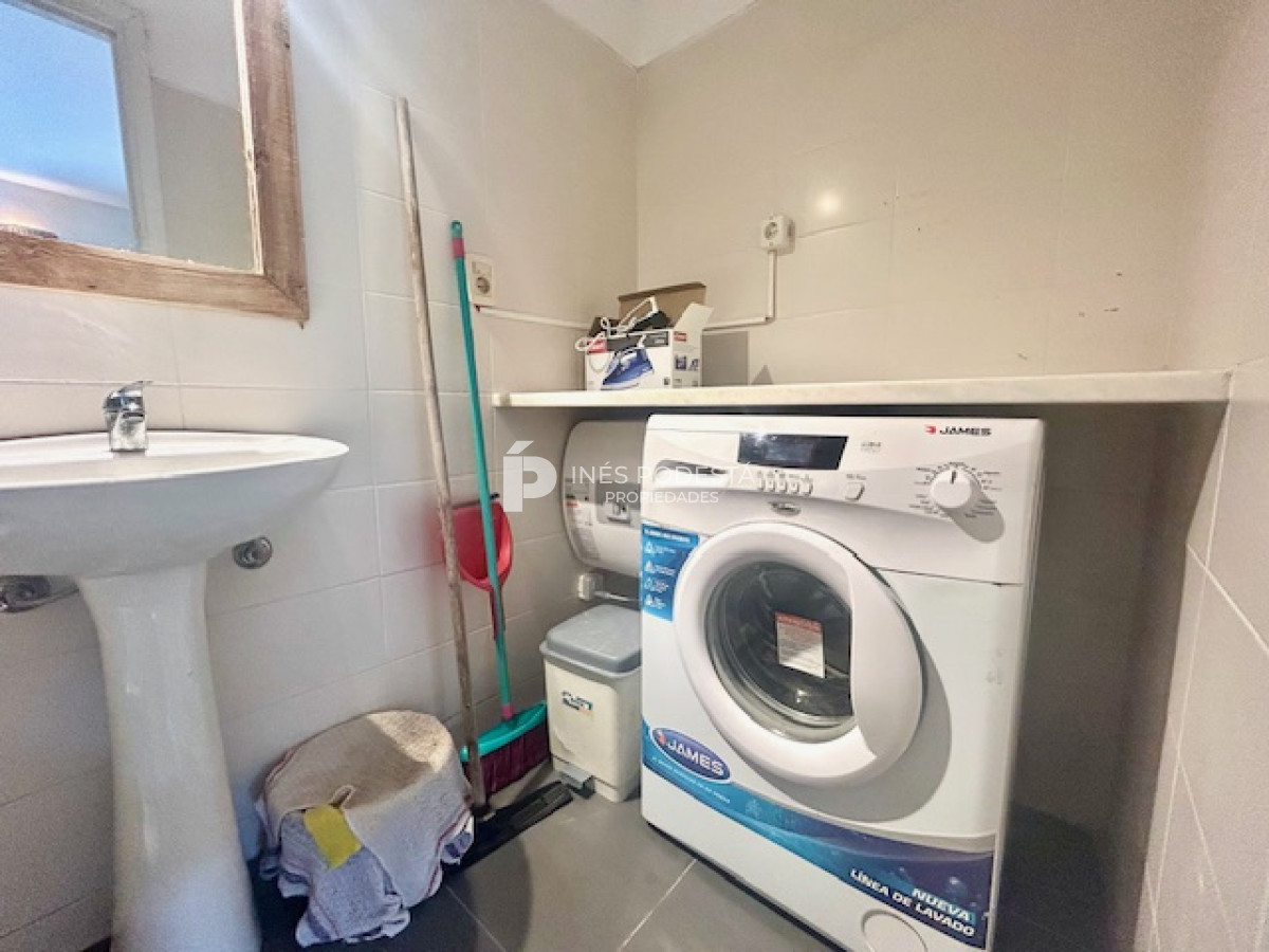 Casa ID.3804 - Casa en alquiler de 4 dormitorios más dependencia de servicio en Mansa 