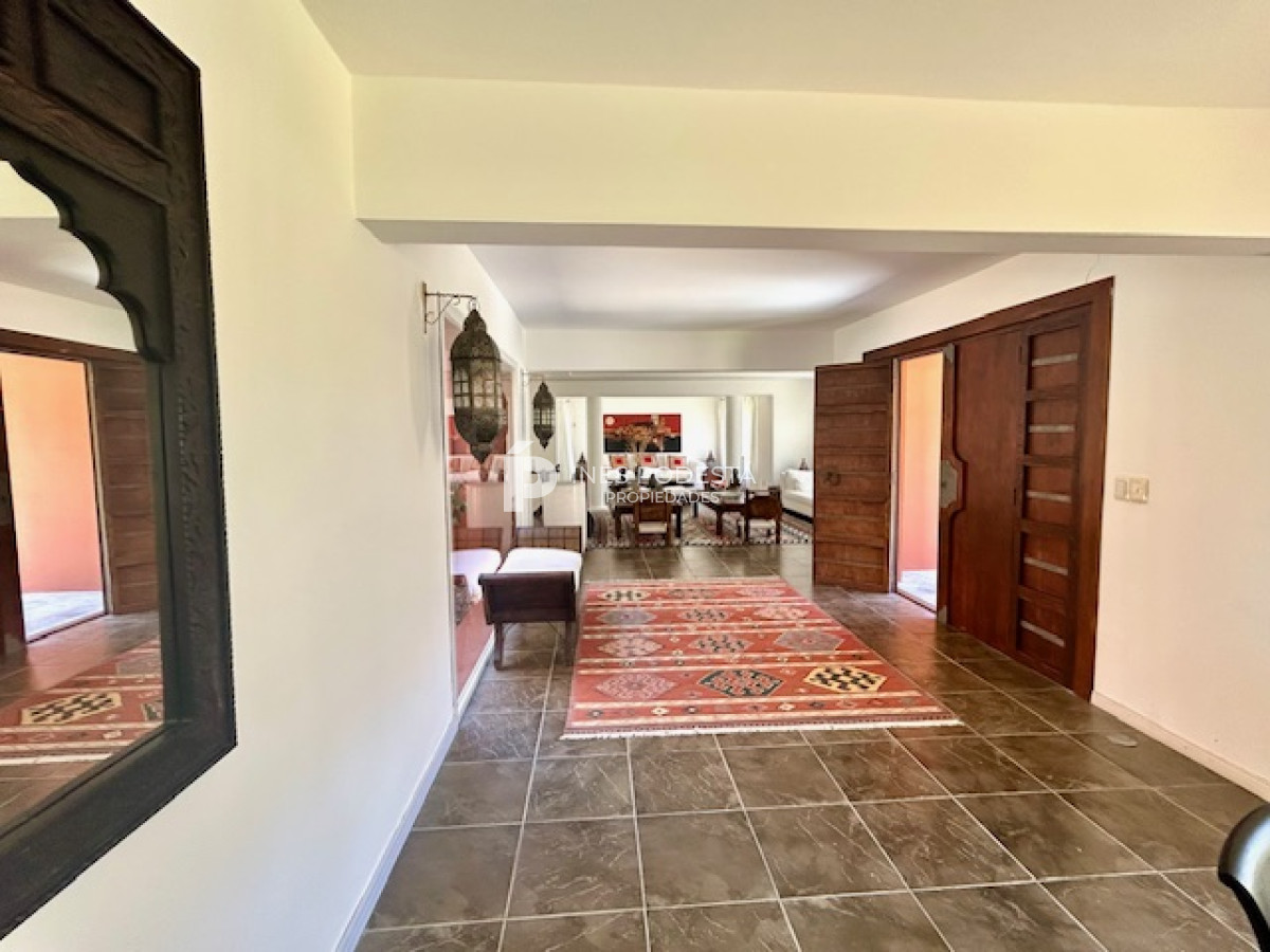 Casa ID.2699 - Alquiler en Manantiales 5 dormitorios y piscina 
