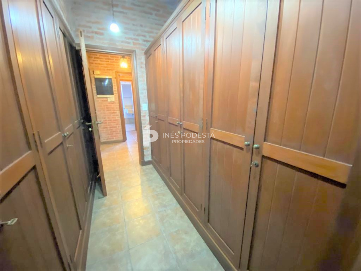 Casa ID.516 - Casa con 4 dormitorios y dep. de servicio con piscina a 100 mts mar