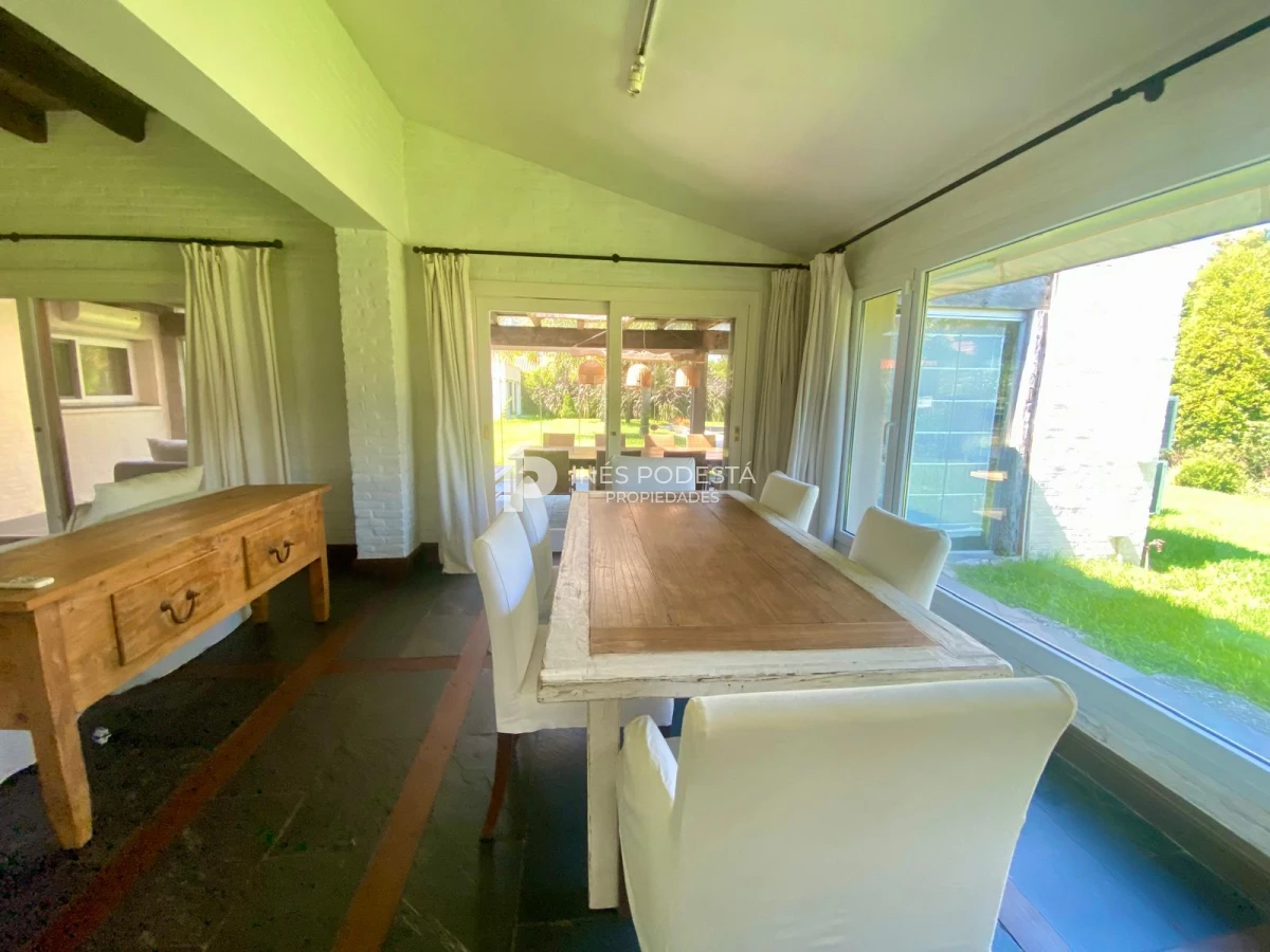 Casa ID.41257 - Alquiler 4 dormitorios y dependencia de servicio con piscina