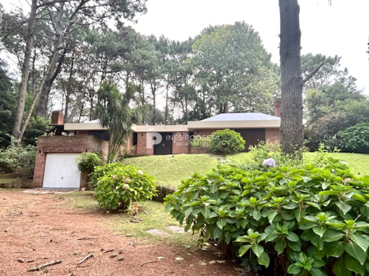 Casa ID.6104 - Venta casa 3 dormitorios y dependencia de servicio