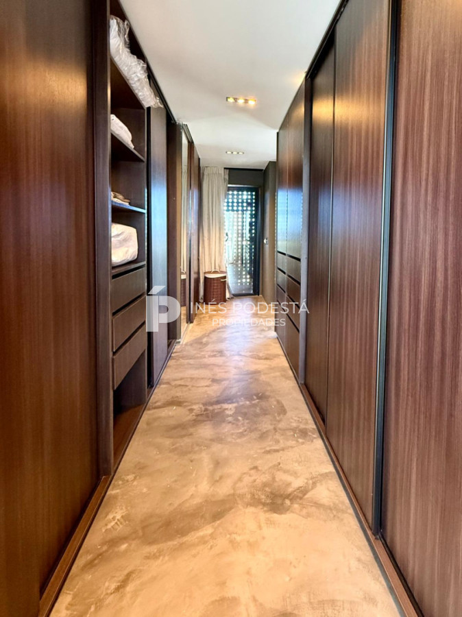 Casa ID.41914 - Venta propiedad moderna con 2 suites y dependencia de servicio