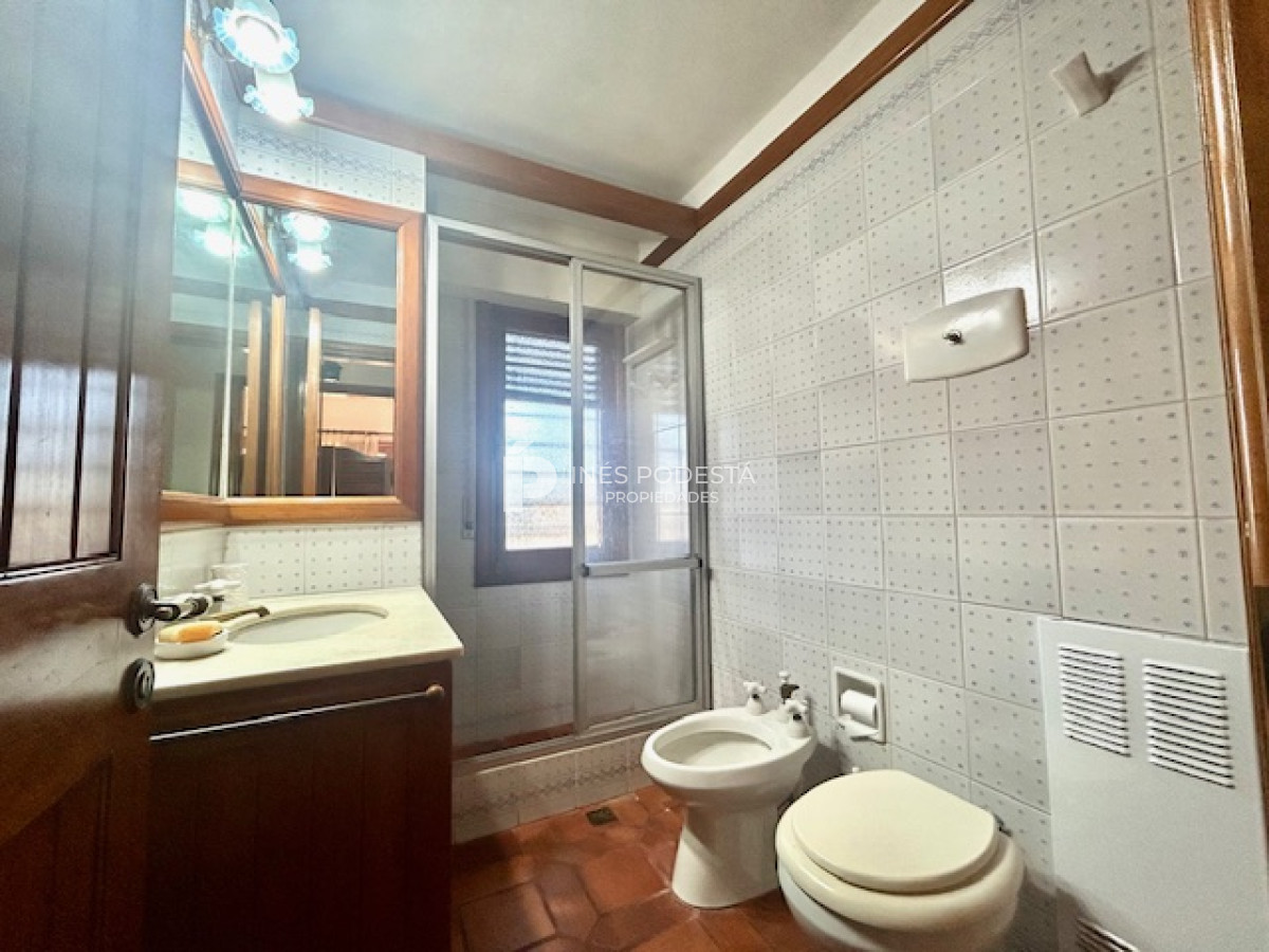 Casa ID.4899 - Venta casa en mansa 4 dormitorios y dependencia de servicio,  piscina