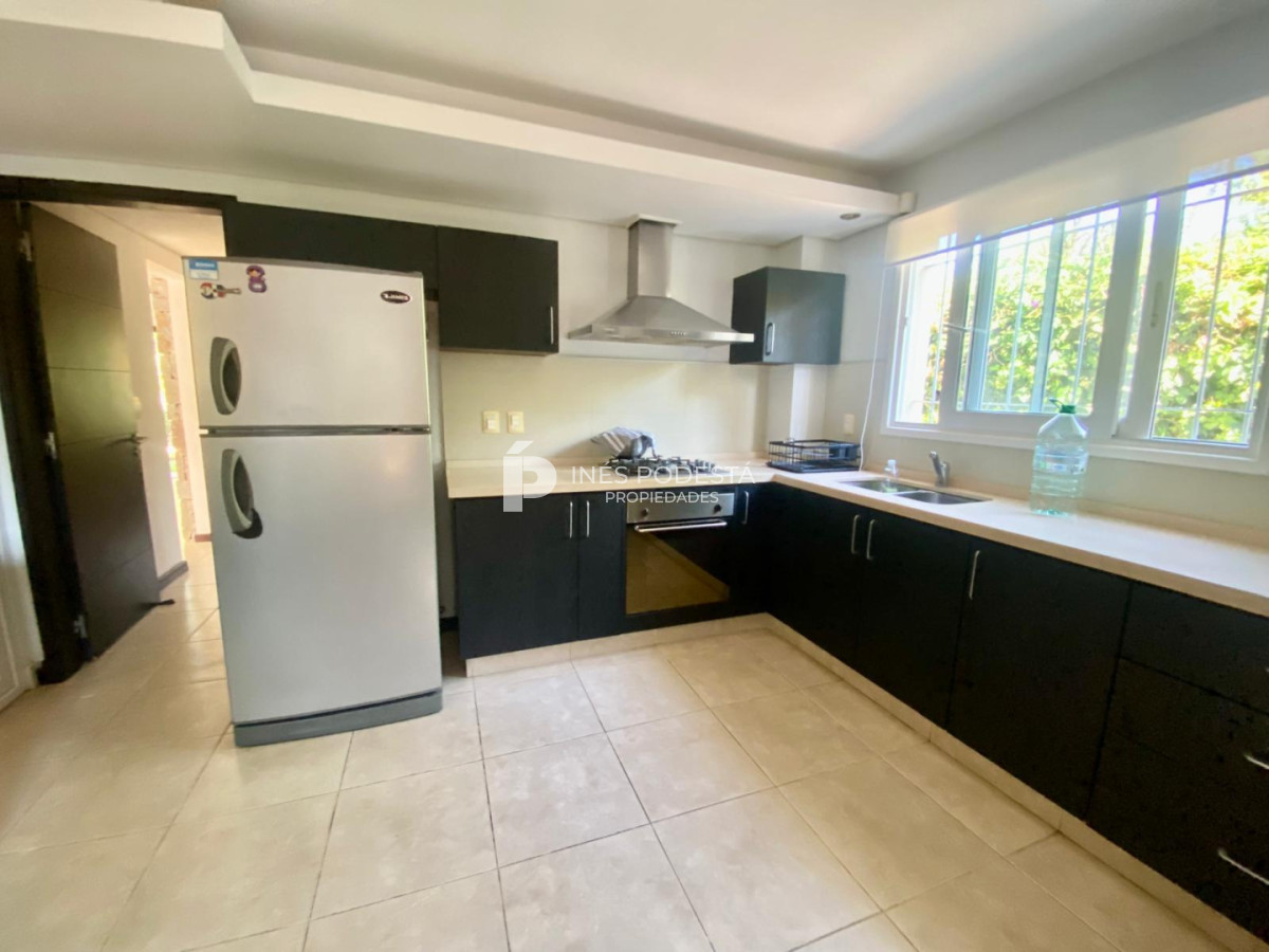 Casa ID.41900 - Casa en venta con 3 dormitorios y 2 baños