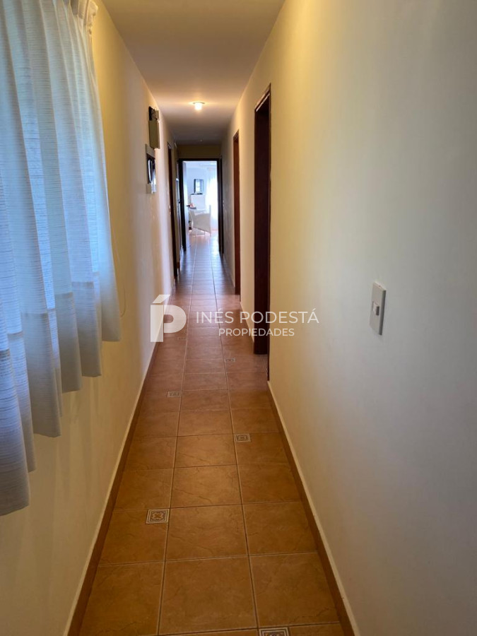 Casa ID.6240 - Alquiler en Mansa  4 dormitorios y dependencia de servicio