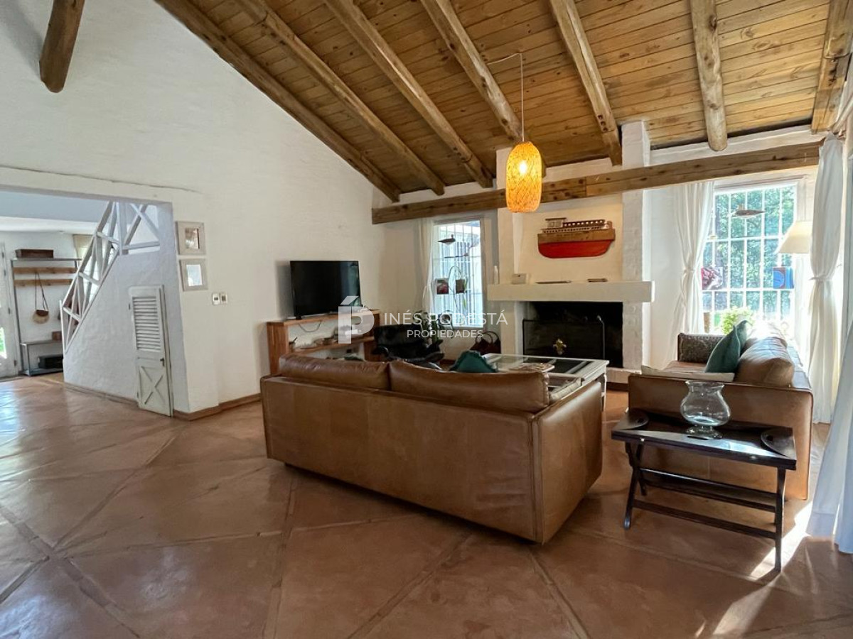 Casa ID.39397 - Casa en venta Burnett 4 dormitorios con piscina