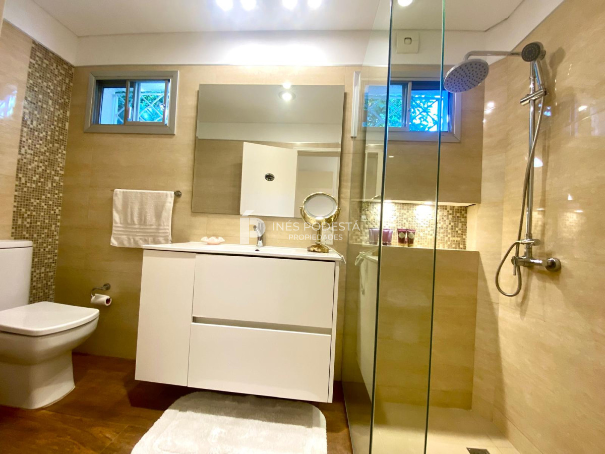 Casa ID.1973 - Venta en Cantegril 4 dormitorios y dependencia de servicio