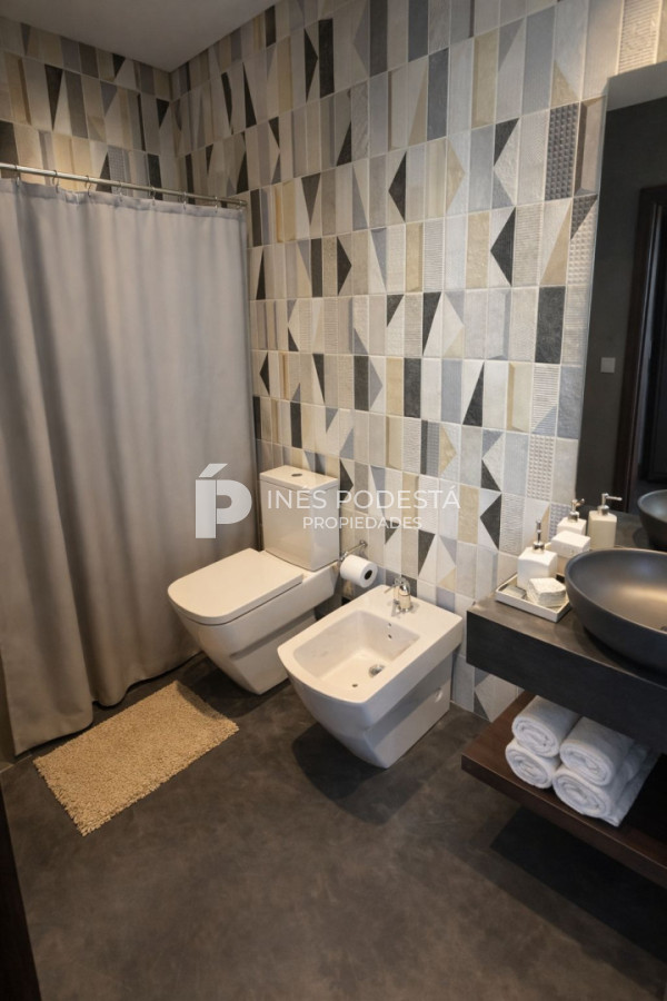 Casa ID.41914 - Venta propiedad moderna con 2 suites y dependencia de servicio