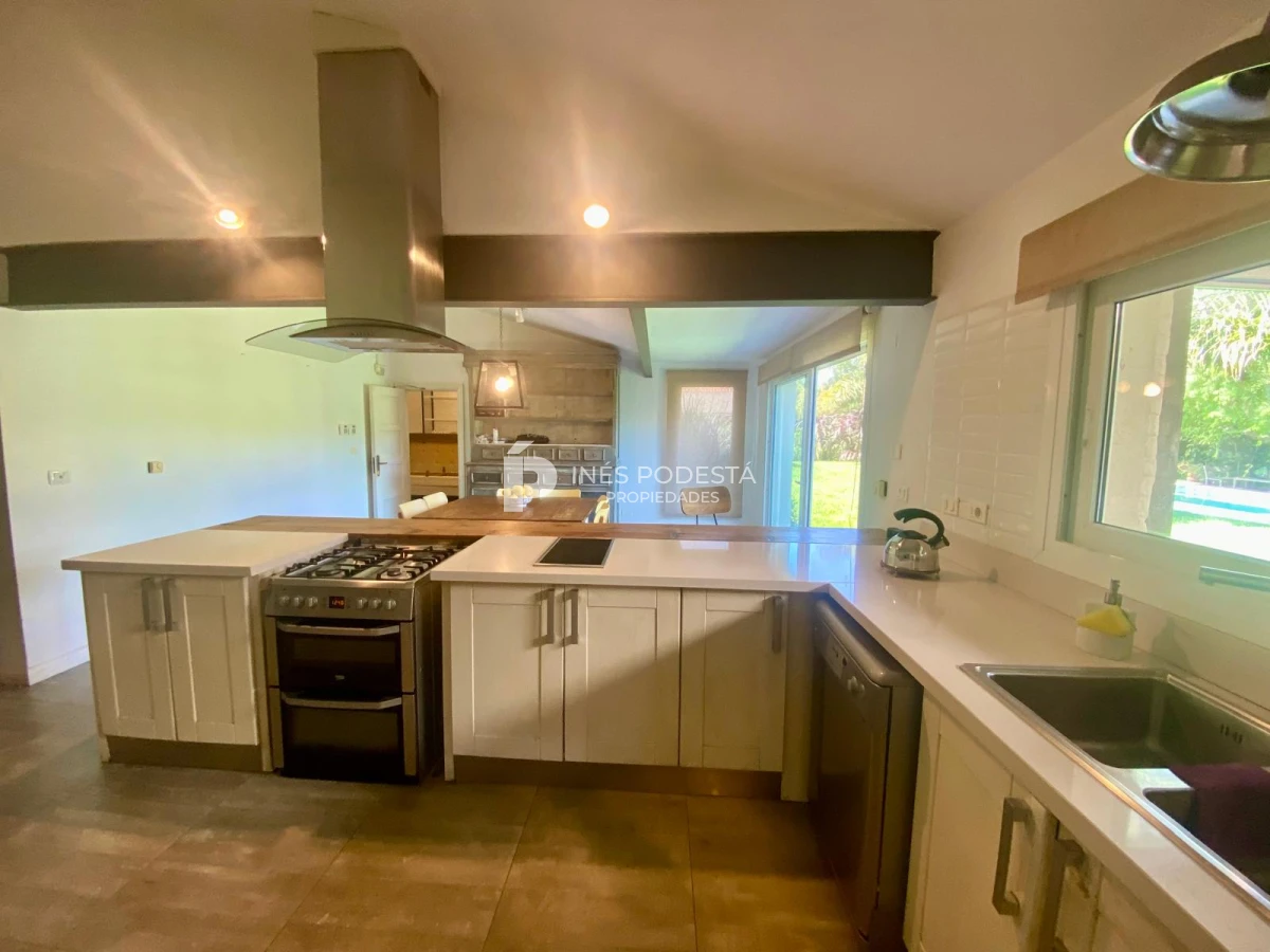 Casa ID.41257 - Alquiler 4 dormitorios y dependencia de servicio con piscina