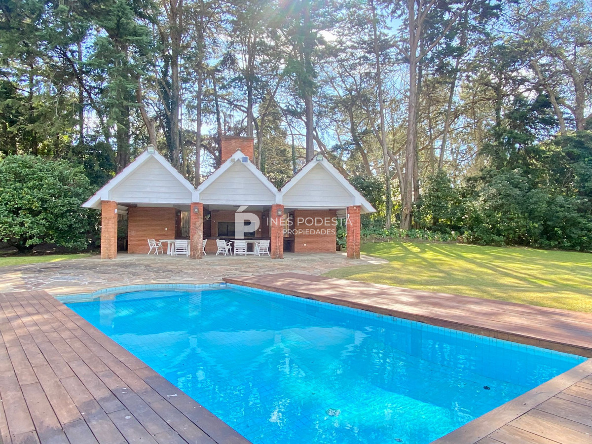 Casa ID.37941 - Casa en Venta Punta del Este 5 dormitorios Golf