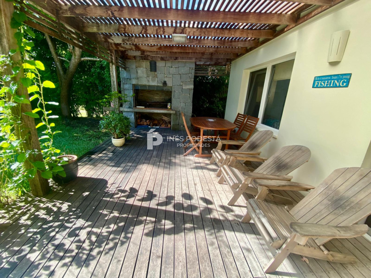 Casa ID.41900 - Casa en venta con 3 dormitorios y 2 baños
