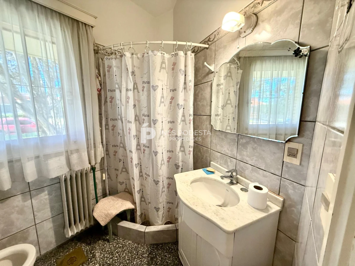 Casa ID.41758 - Venta casa 4 dormitorios y dependencia de servicio