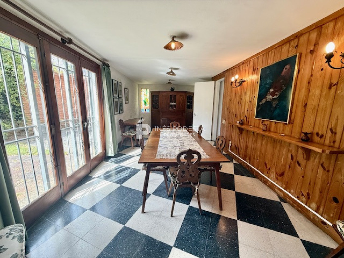 Casa ID.41747 - Venta 7 dormitorios, 8 baños  más dependencias de servicio