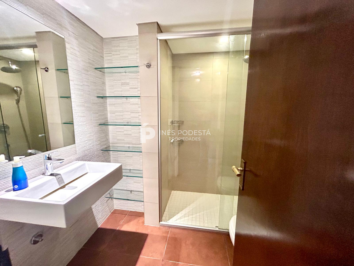 Casa ID.8429 - Venta de Excelente propiedad en el corazón de La Mansa con 4 suites