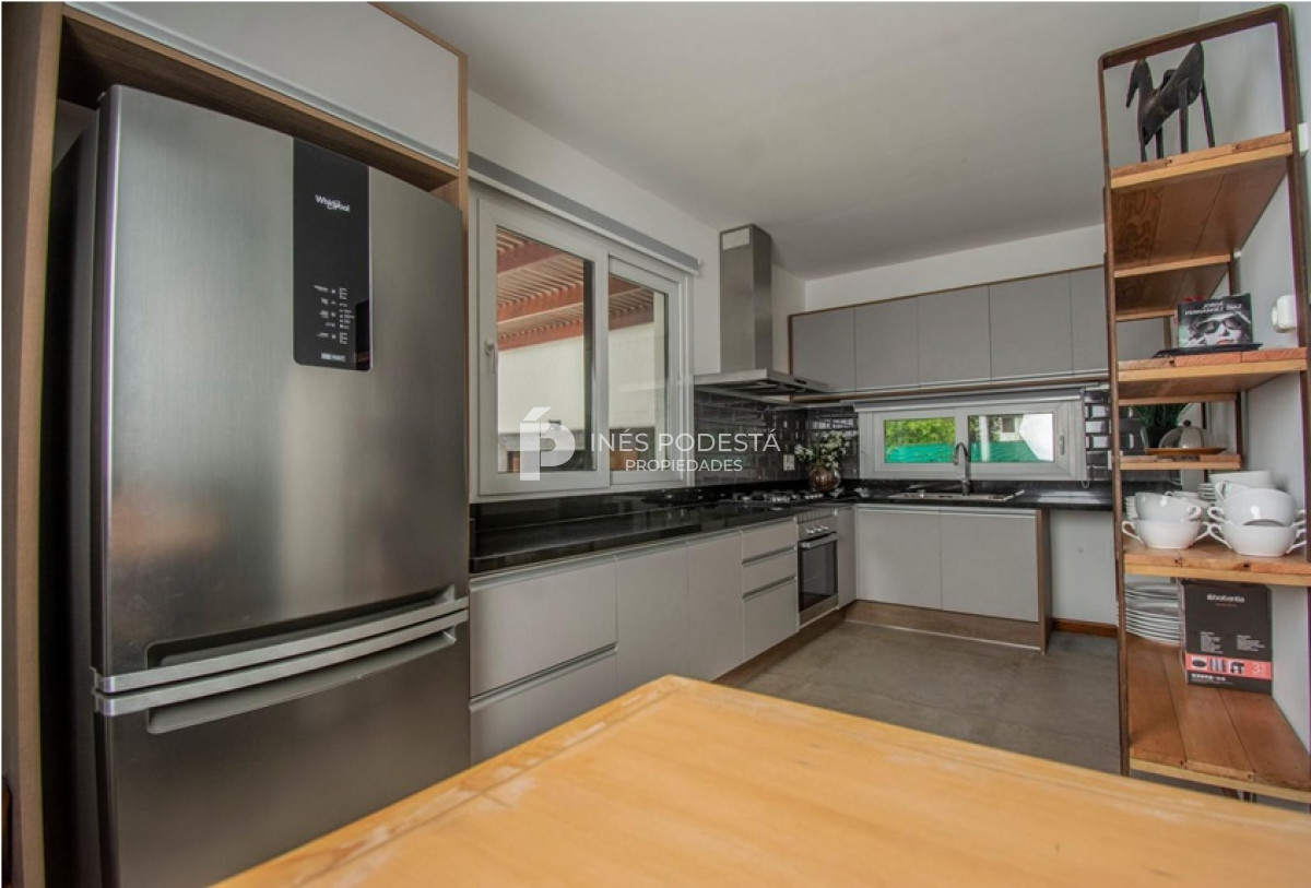 Casa ID.8678 - Alquiler 4 dormitorios y dependencia de servicio con piscina
