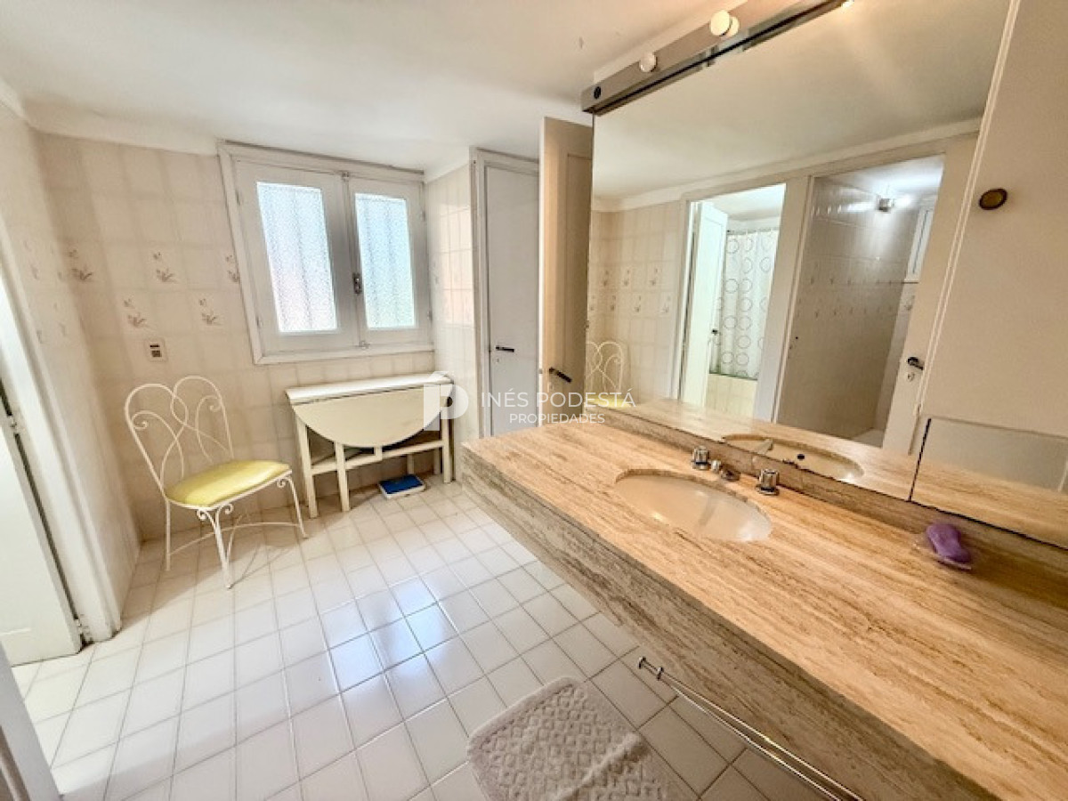 Casa ID.41747 - Venta 7 dormitorios, 8 baños  más dependencias de servicio