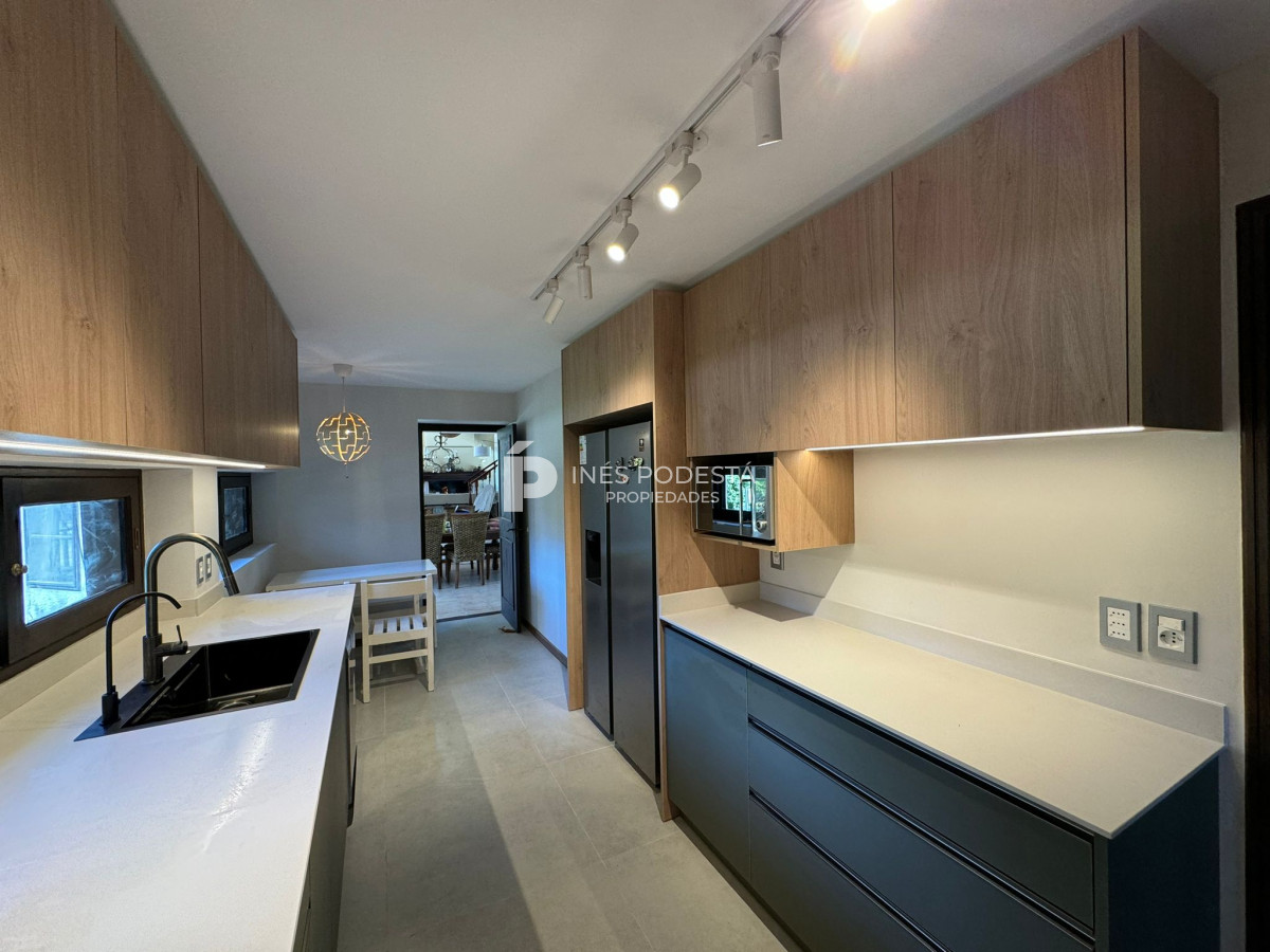 Casa ID.6797 - CASA VENTA Y ALQUILER DE TEMPORADA 4 DORMITORIOS Y DEPENDENCIA 