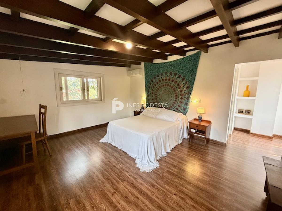 Casa ID.41747 - Venta 7 dormitorios, 8 baños  más dependencias de servicio