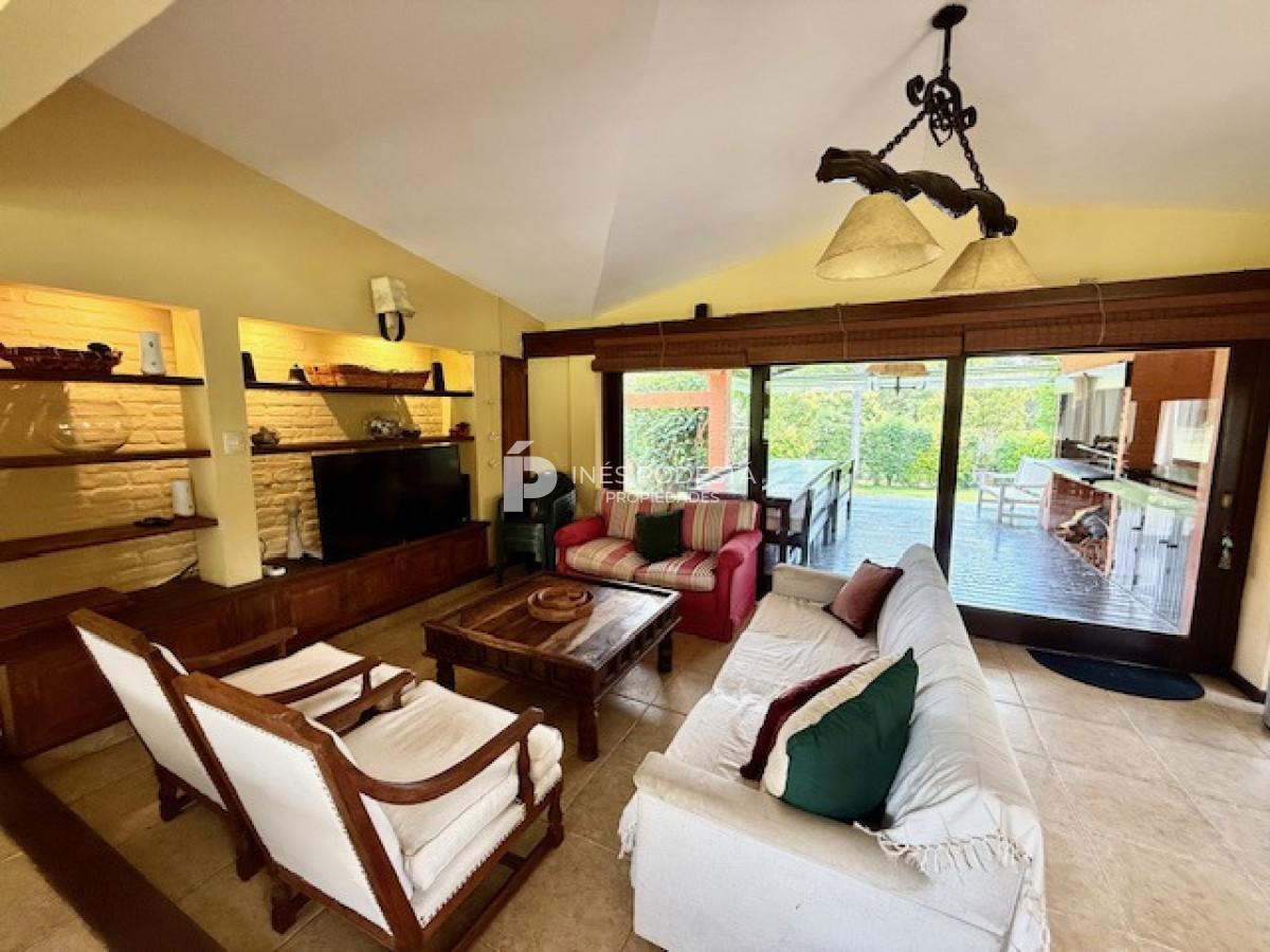 Casa ID.41864 - Alquiler 2 dormitorios, 3 baños