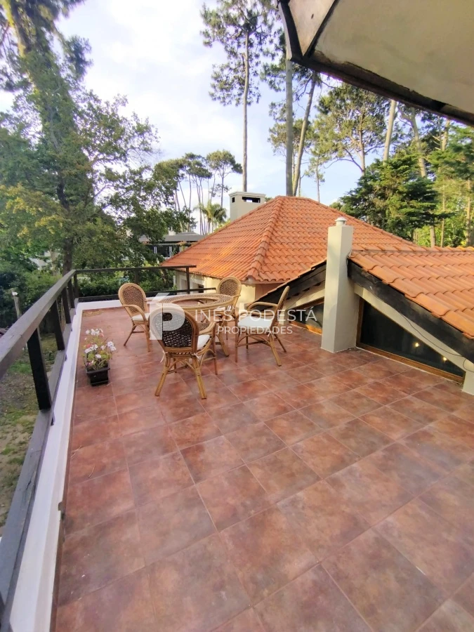 Casa ID.246 - Venta en  San Rafael 4 dormitorios  con piscina