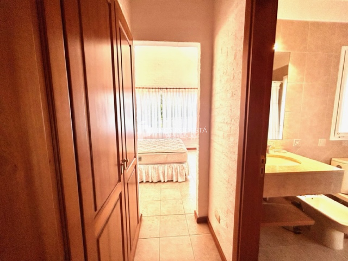 Casa ID.40003 - Muy buena casa en la mansa a 200 mts de la rambla con 3 suites