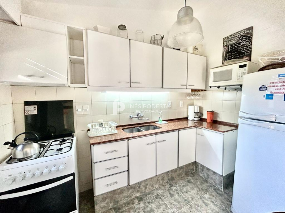 Casa ID.4792 - Alquiler Zona de colegios, 3 dormitorios y 2 baños, jardín cercado